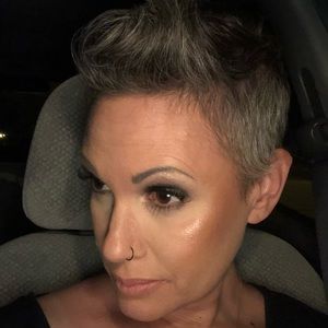 Meet your Posher, Gia